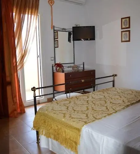 Elm Villa Pouládes